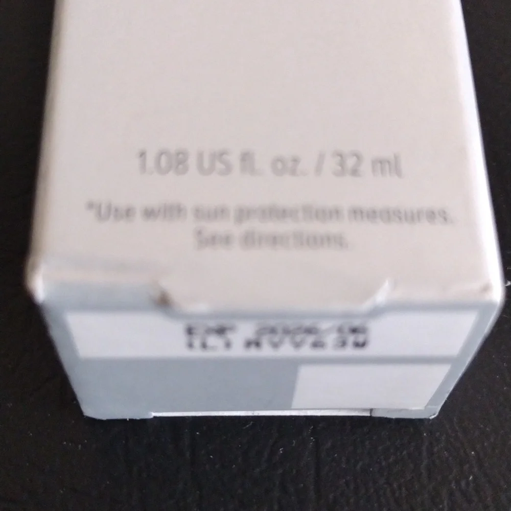 IT Cosmetics CC+ Cream SPF 50 Light New In box 1.08 US Fluid Oz. / 32 ml